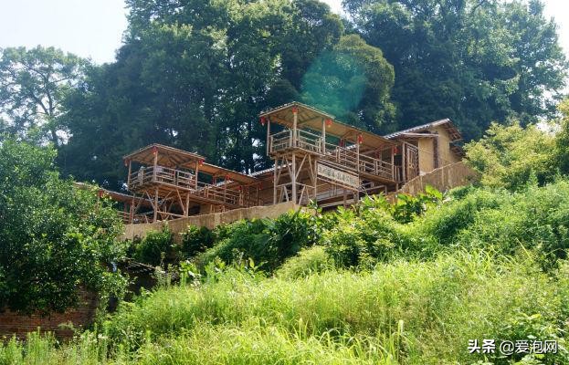 可以一边泡温泉一边欣赏天目湖,天目湖御水温泉景点