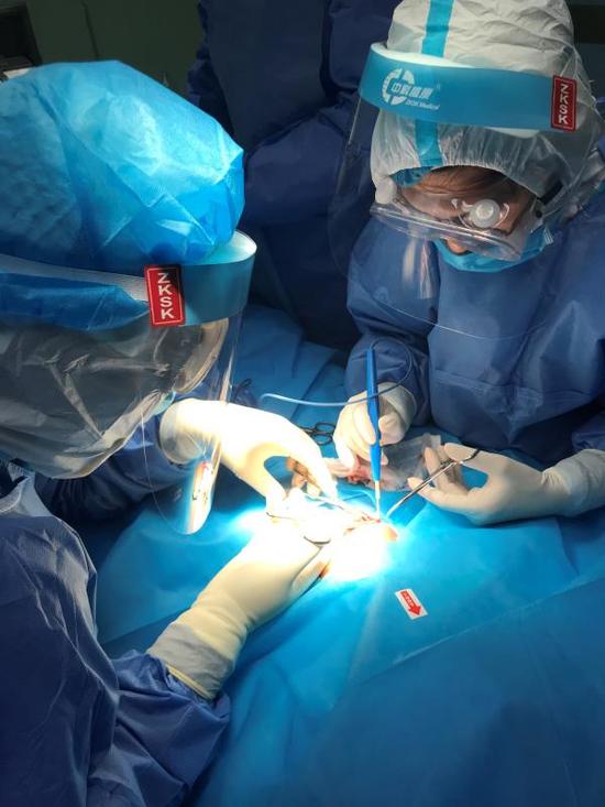 儿童脾破裂怎么办,脾脏破裂保守治疗还是切除