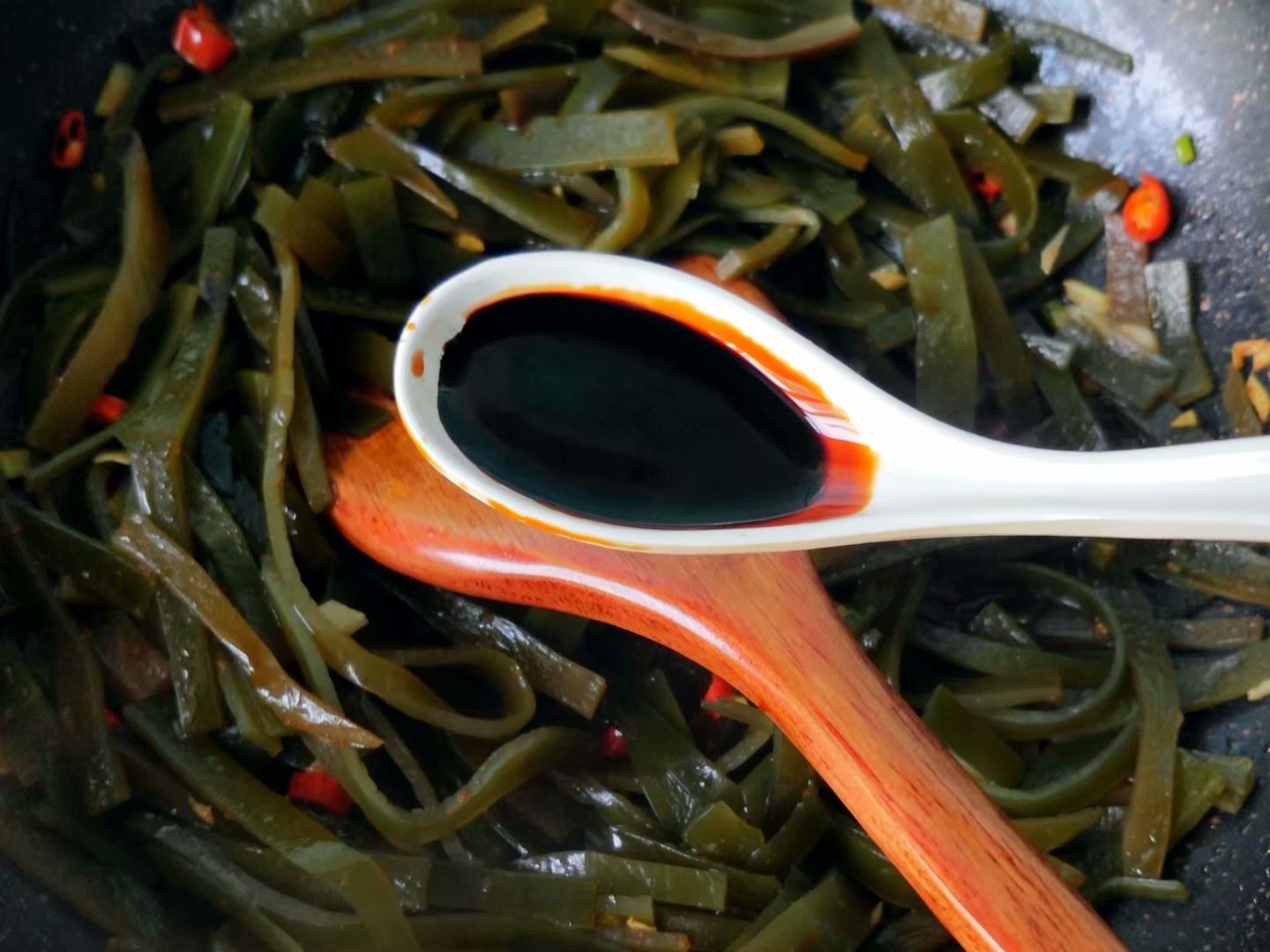 来分享海带头的做法,海带头怎样做最好吃