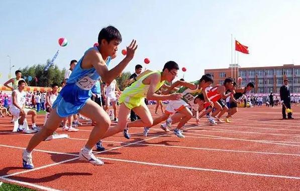 初中跑步800米跑累了,初中生跑完1000米腿很疼