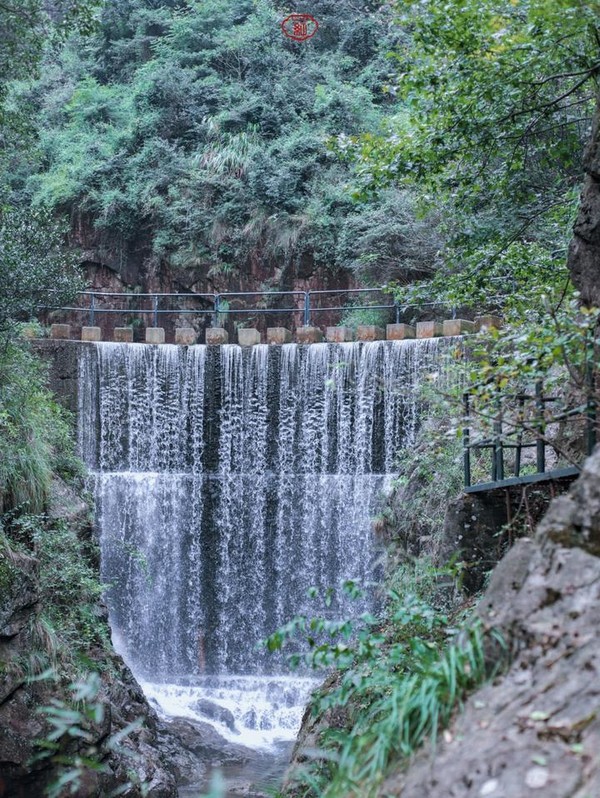 桐庐夜游富春山居景区,桐庐富春江夜游和白天游