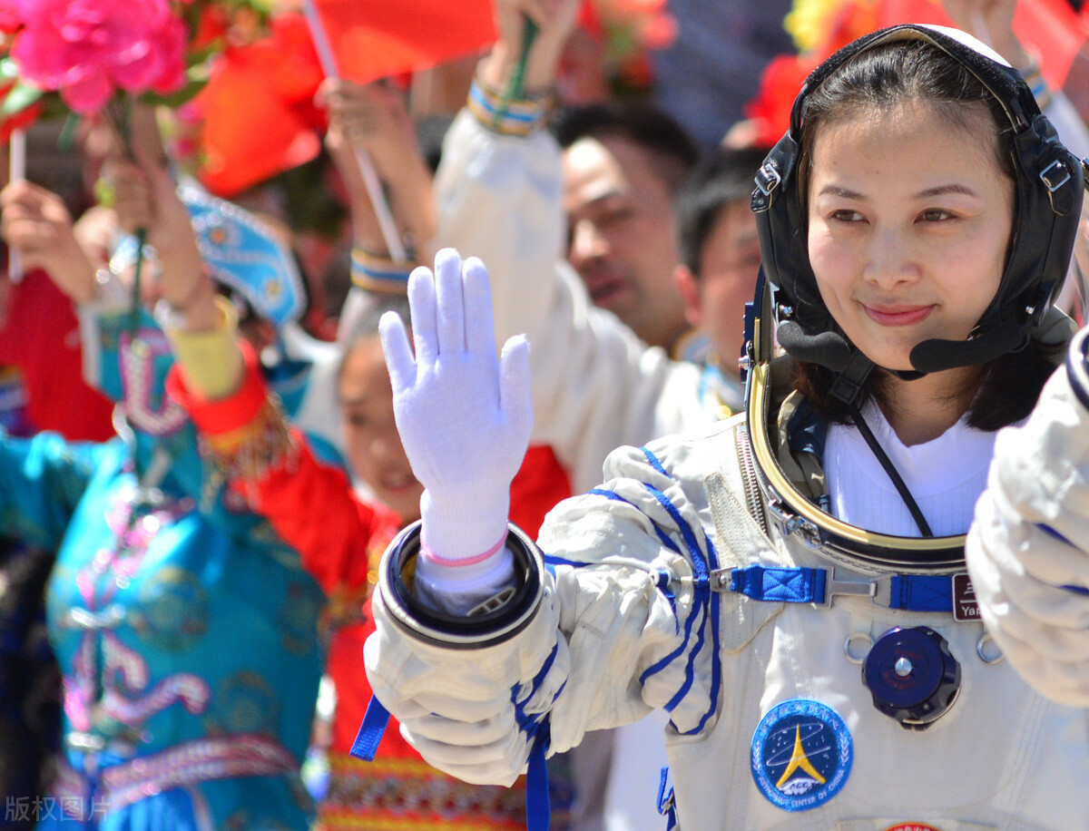 女性来月经怎么办,女生突然来月经了怎么解决