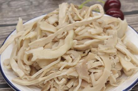 笋干不知正确泡法？只需水中加点它，鲜嫩又美味，饭店大厨都在用