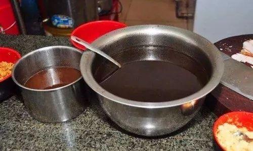 卤菜卤水发苦怎么回事,卤菜的卤水酸了怎么挽救