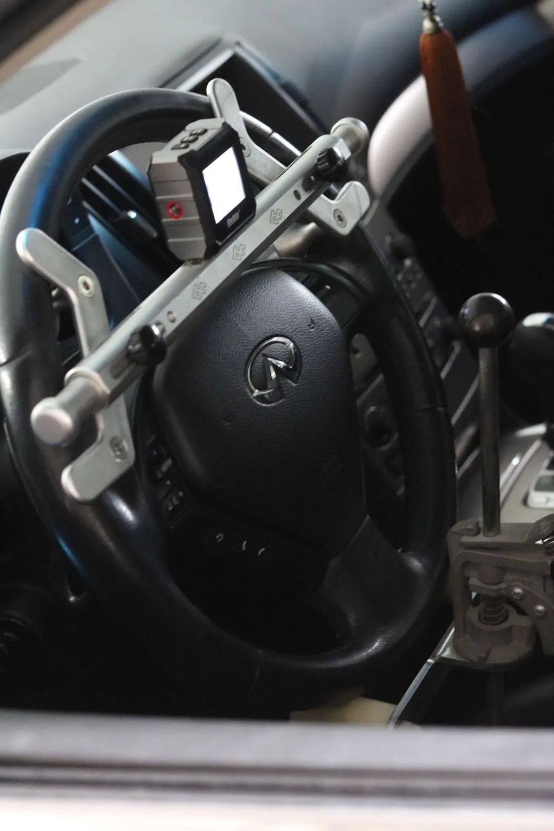 14年英菲尼迪g25拆车视频,英菲尼迪g25整备翻新