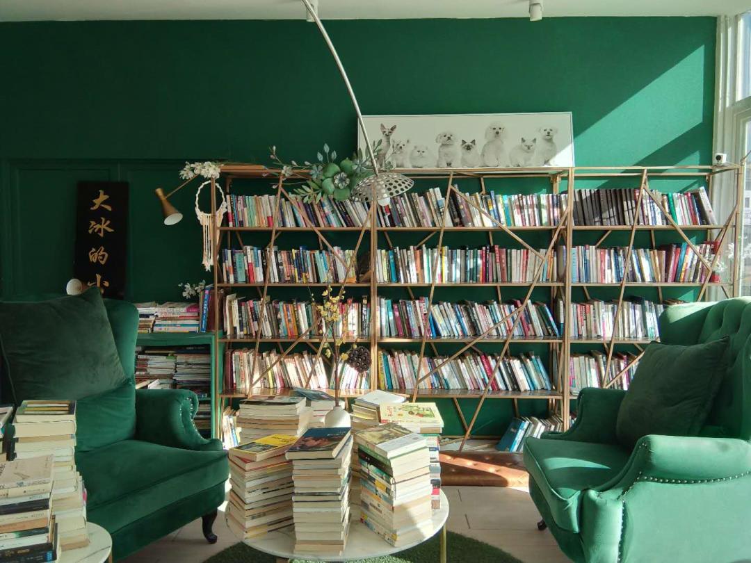 大理客栈月租百元，散步、读书、摆摊