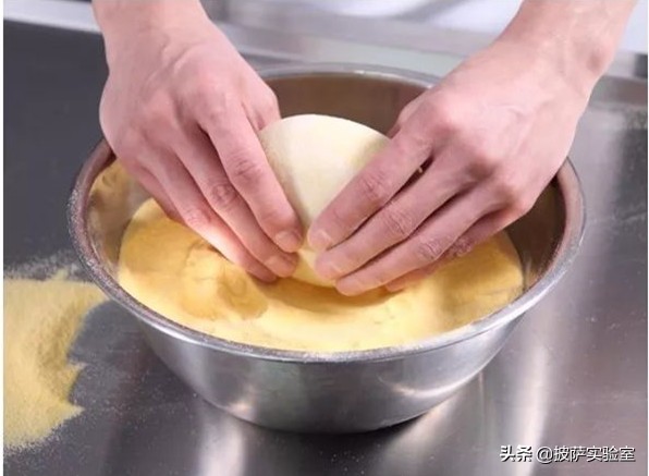 披萨面团冷发酵的配方,冷发披萨面团商用制作流程