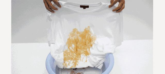 发黄的衣服怎么洗掉,潮湿发黄的衣服还能洗干净吗