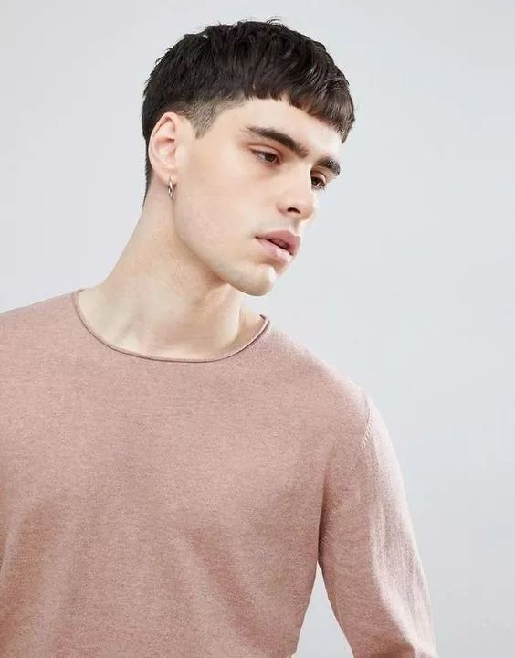 发际线比较高适合什么刘海发型男,发际线低适合什么刘海发型男生