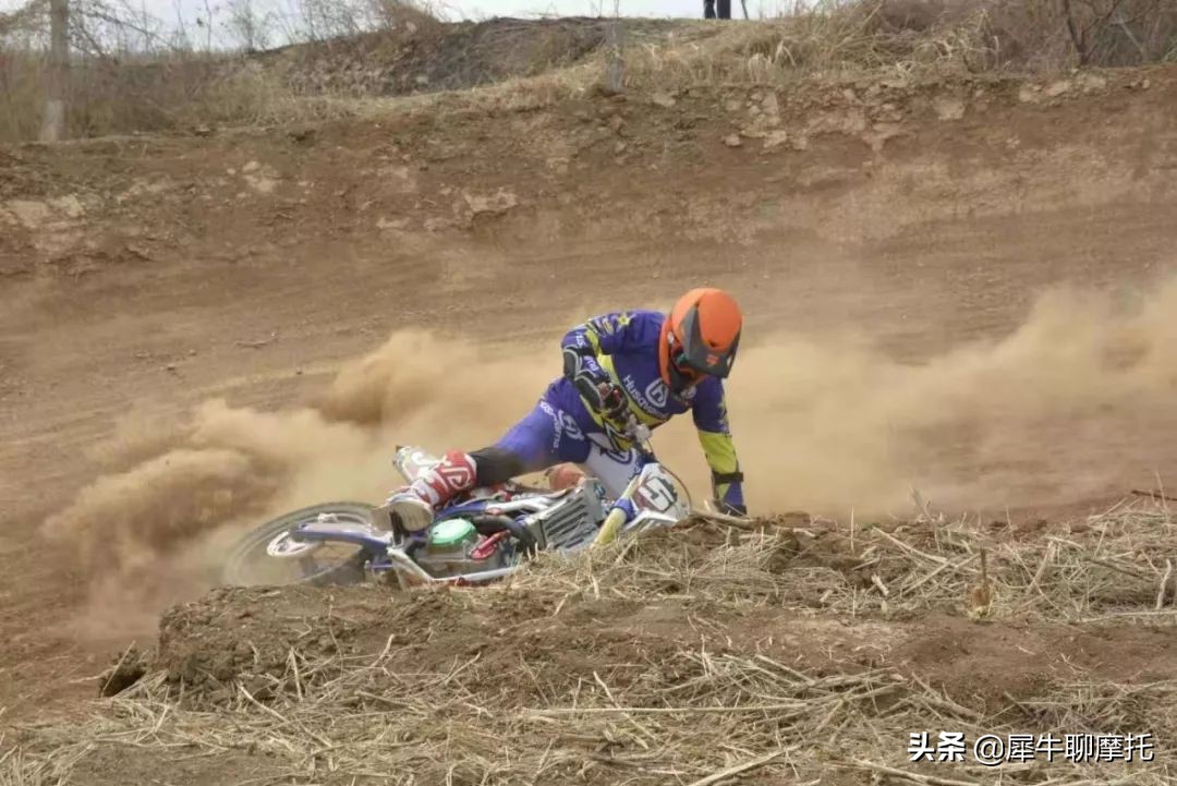 豪爵nk150s越野视频,豪爵nk150s越野摩托车试驾