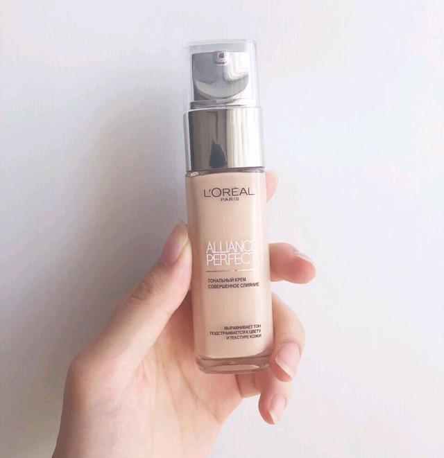 适合混干皮秋冬季用的平价粉底液,大干皮粉底液保湿遮瑕持久不掉