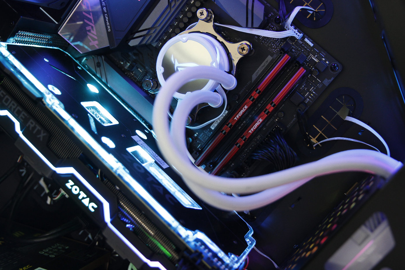 十铨火神和冥神哪个好,十铨火神ddr43200怎么样