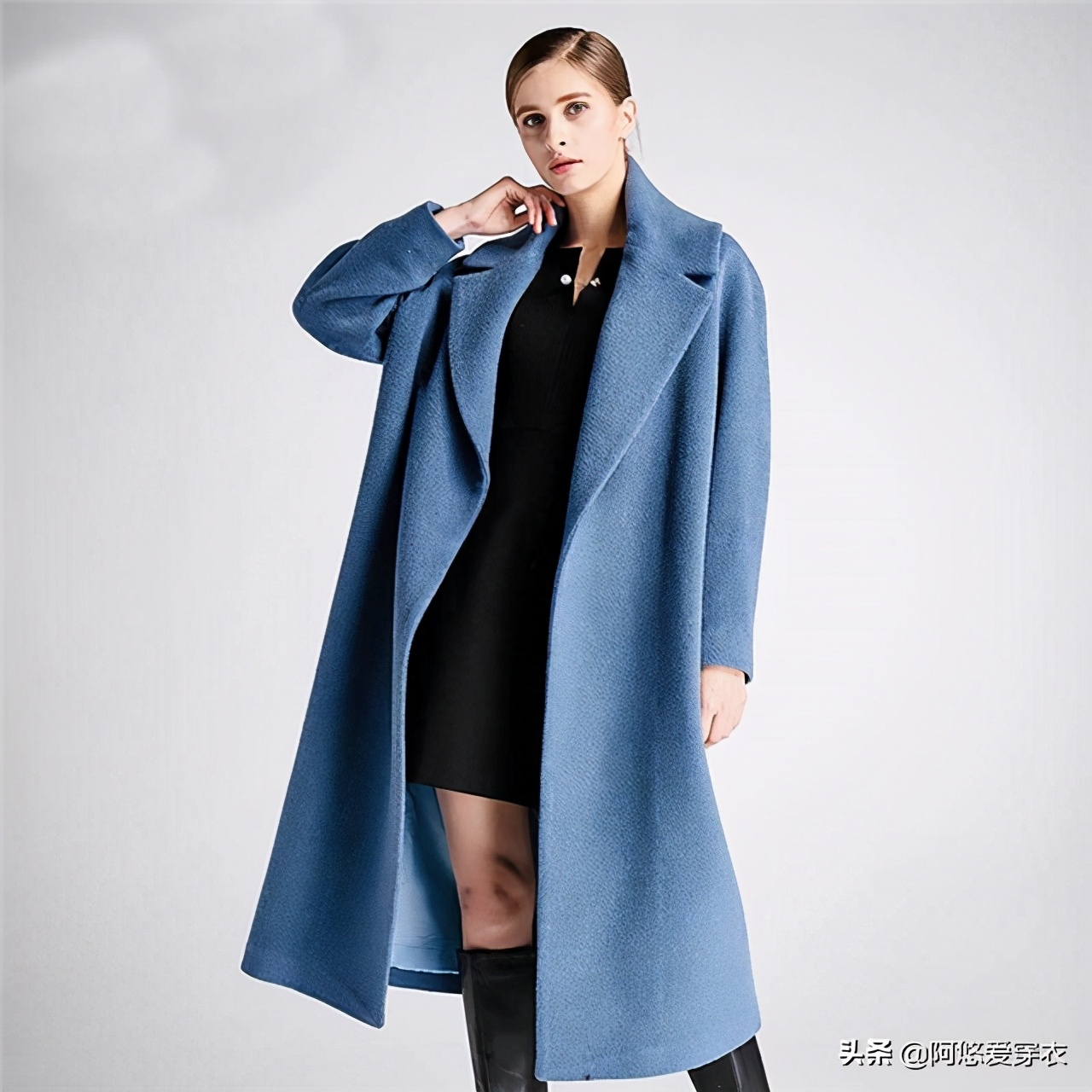 焦糖色大衣和蓝色大衣哪个更好看,焦糖色大衣如何穿出高级感