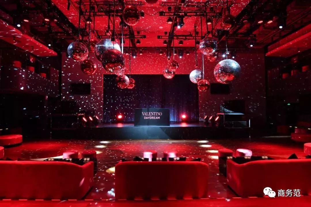 Valentino第一次中国办高定秀，张艺兴来捧场，杜鹃压轴气质绝了