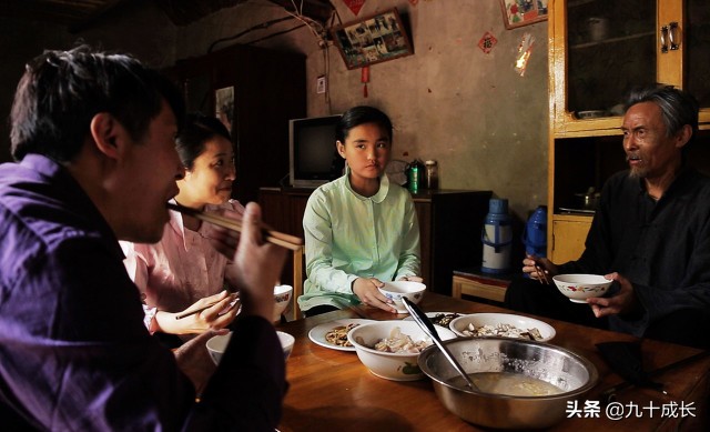 如何写影评百科知识内容,如何写影评模板
