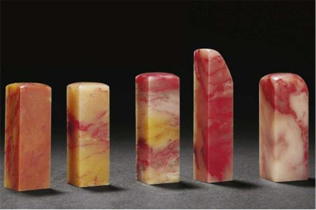 鸡血石用水怎么鉴定图片,鸡血石鉴定最简单的方法