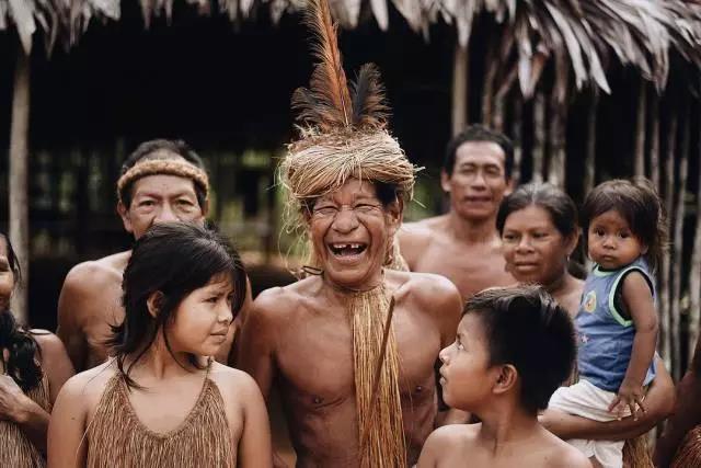 长相像外国人的汉族人,长相酷似中国人的印第安人