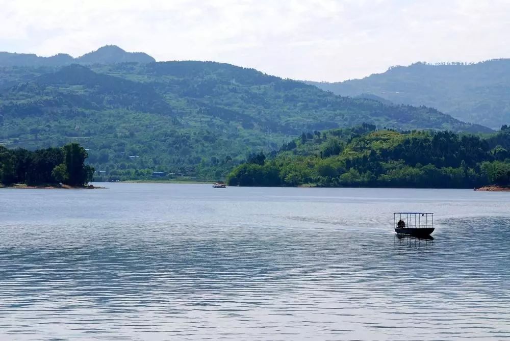 成都适合20人一日吃玩地方推荐,成都周边必打卡人间仙境毕棚沟