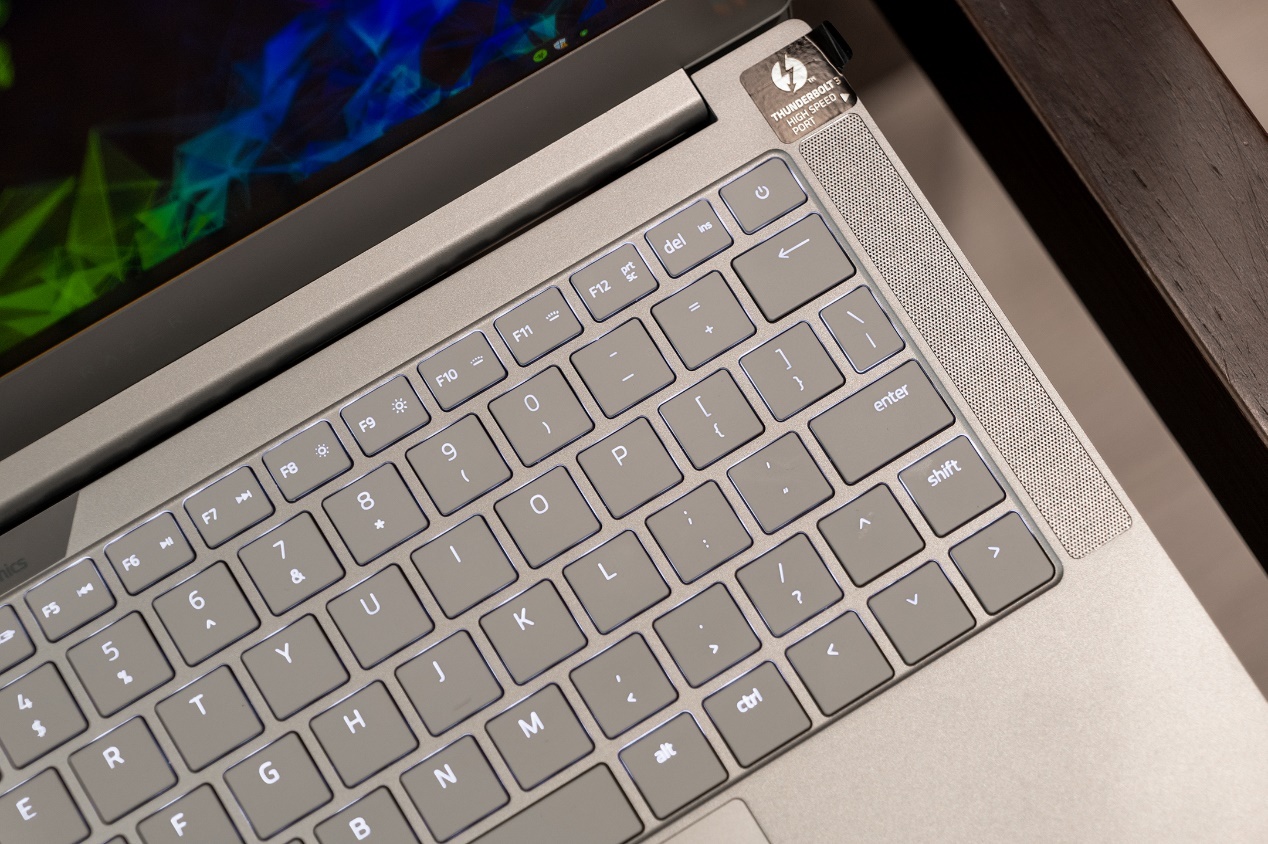 雷蛇灵刃15水银版续航,雷蛇灵刃1060标准版评测