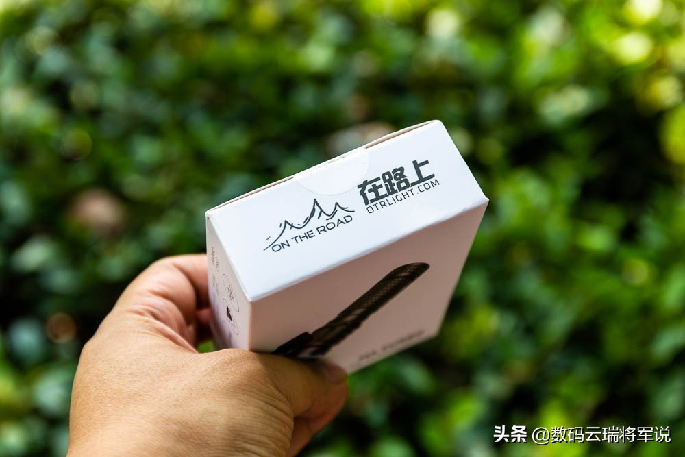 m4强光手电筒,真正的迷你强光手电筒太炫酷了