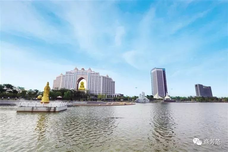 看完权健老总浮夸炫富日常，也是各种“夸大宣传”……