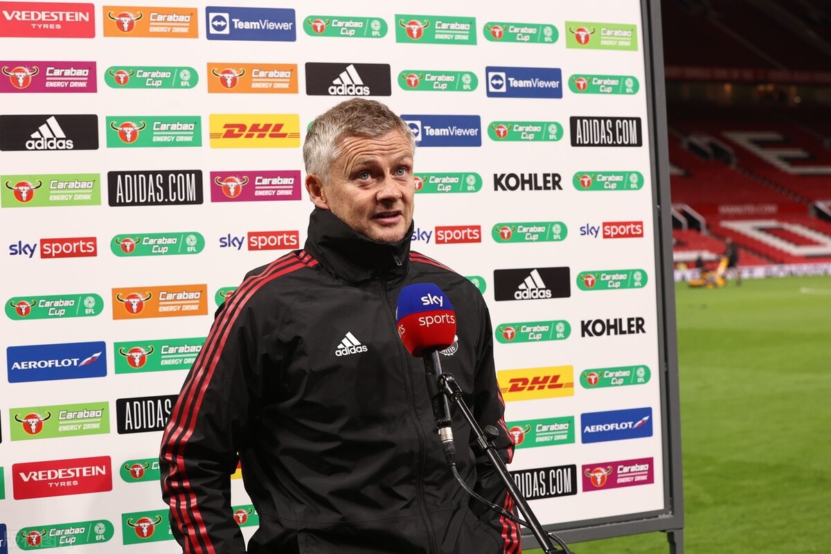 林加德失空门滑跪,林加德裁判误判