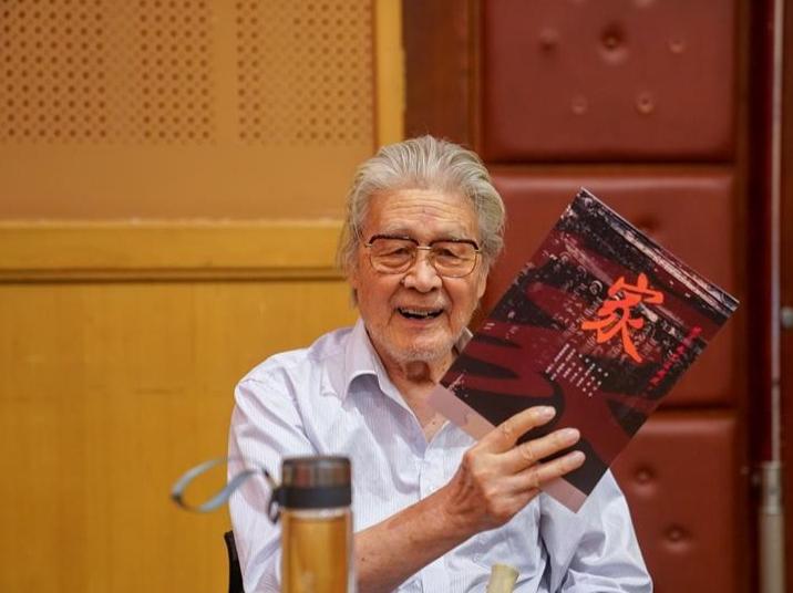 19岁潜伏，63岁饰演姜子牙，“七一勋章”获得者蓝天野有多牛？