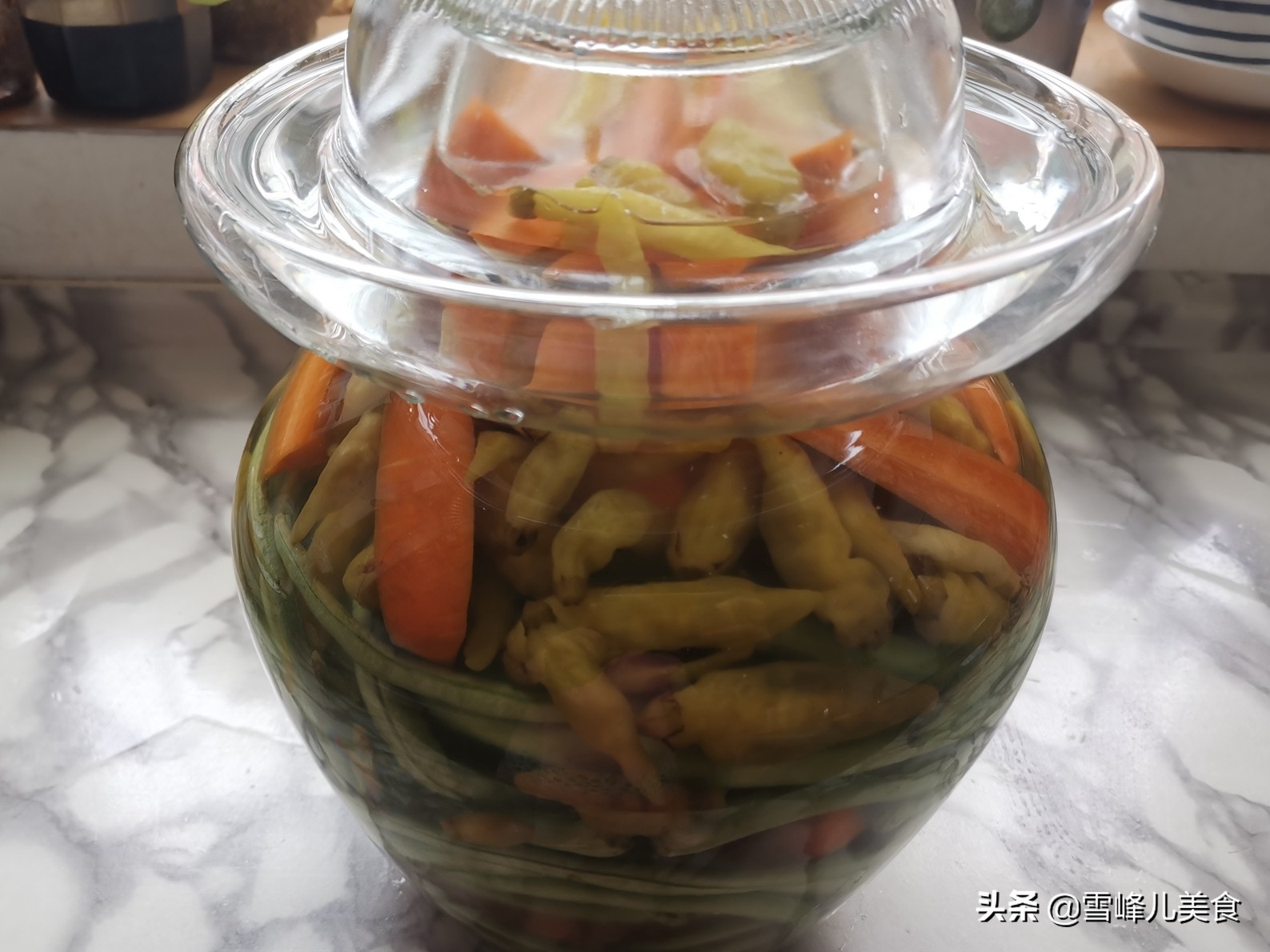 简单2步搞定四川泡菜酸辣开胃,四川泡菜的正宗做法手把手的教