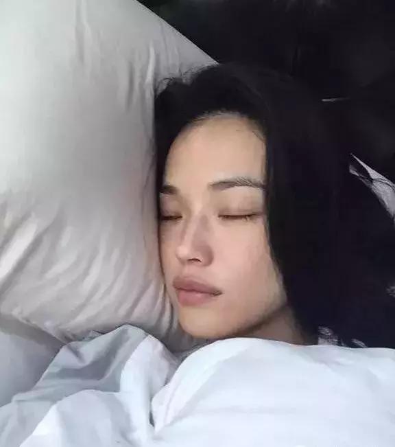 刘诗诗美颜盛世图片,刘诗诗林心如年轻时候