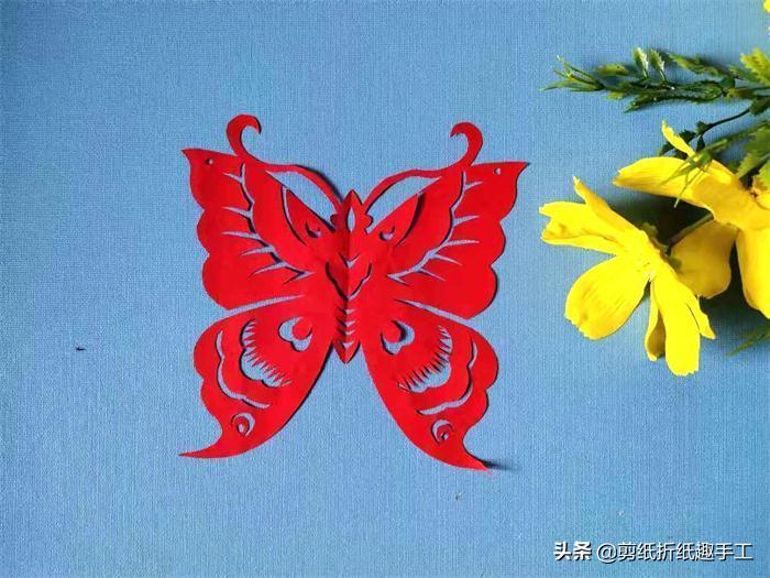 蝴蝶立体剪纸教程简单易学,蝴蝶剪纸窗花简单又漂亮中国风
