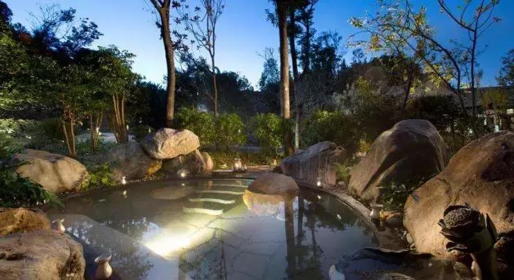 云南保山附近有哪些天然温泉,云南罗茨温泉哪家环境好又实惠