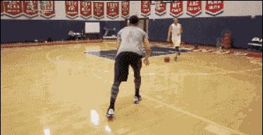 教你如何提升投篮稳定性,实战怕对抗怎么办