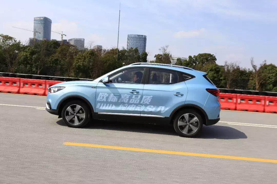 能开400km的纯电动小型suv,一款惊艳的纯电动suv