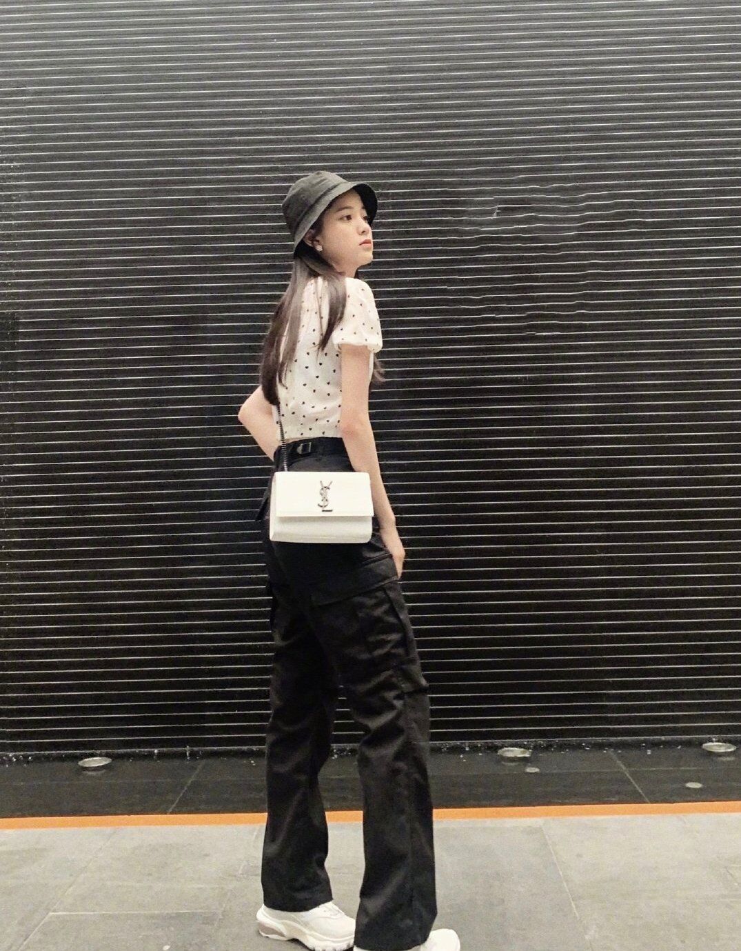 女人一定要记住怎样穿裤子好看,女人正确穿裤子