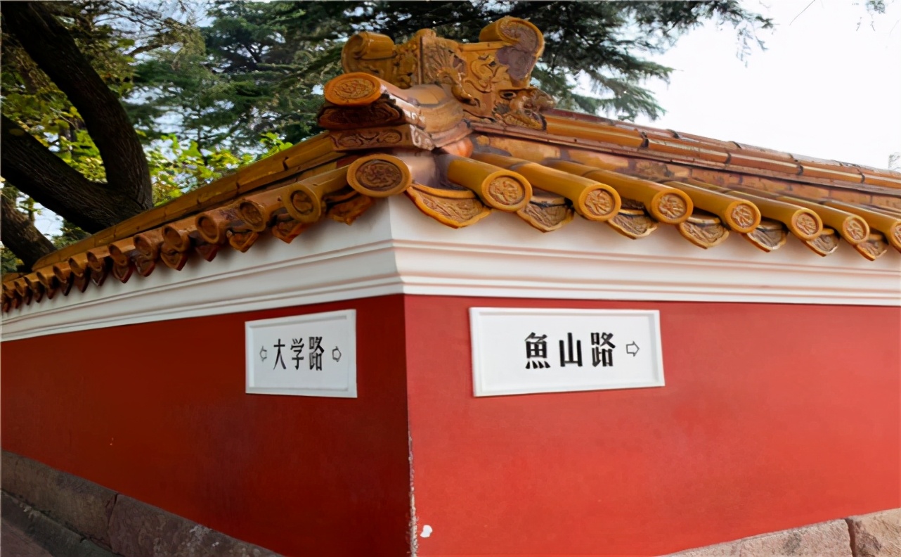 青岛旅游十大必去景点青岛栈桥,青岛站附近的旅游景点有哪些