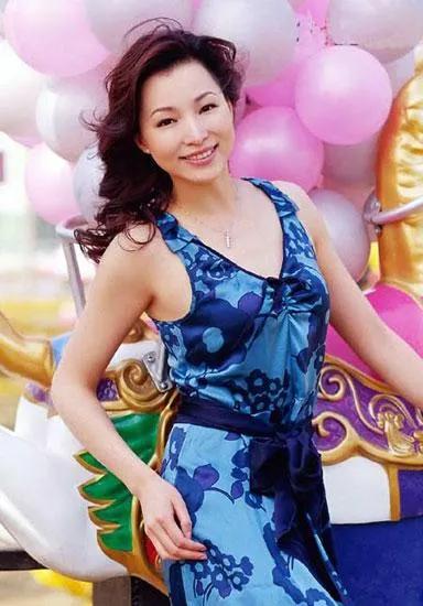 央视董卿有多美,央视女主持人董卿的图片