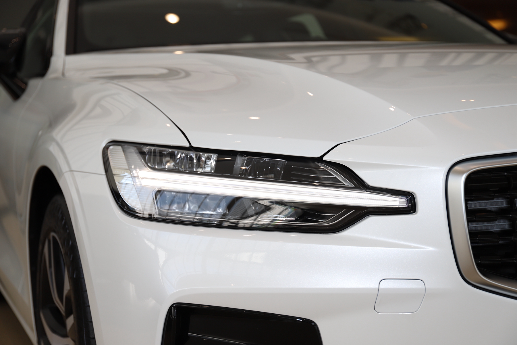 沃尔沃v60是旅行车还是旅行轿车,沃尔沃v60旅行选哪个版本