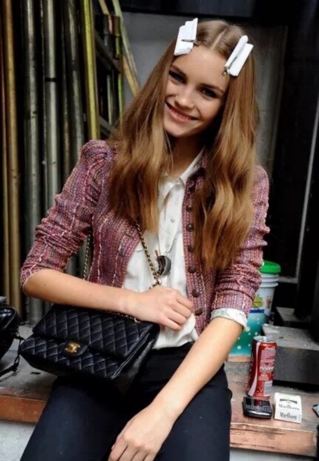 香奈儿和lv的包哪个保值,香奈儿升值款式有哪些