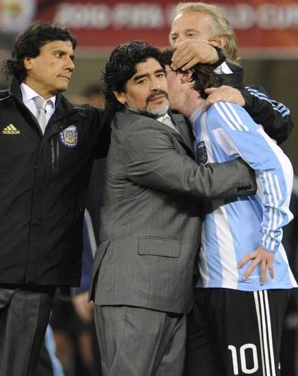 永别了阿根廷最大牌的球迷!因电子游戏而了解球王