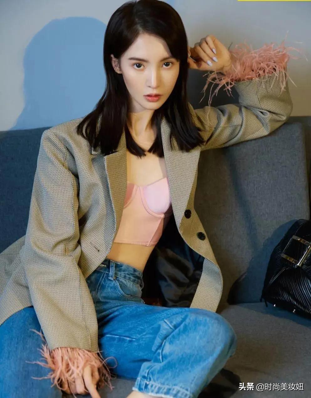 金晨穿衣搭配阔腿裤,金晨穿灰色暗格西服灰色短裤