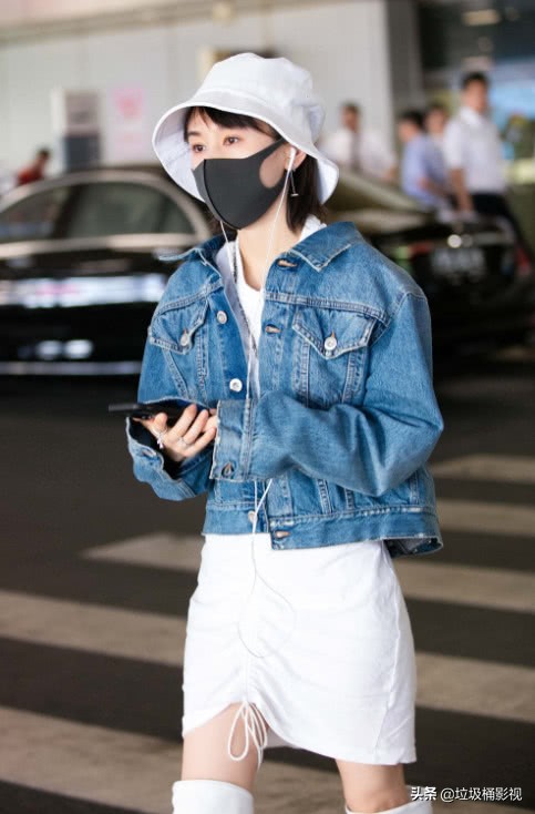 小个子别像王子文这样穿，过膝靴又肥又大丑爆了，还显矮