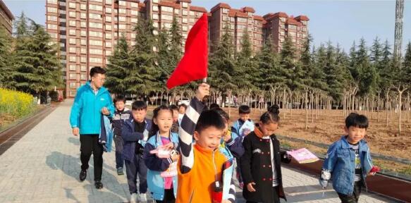 西京小学：以德育人引促学生快乐成长