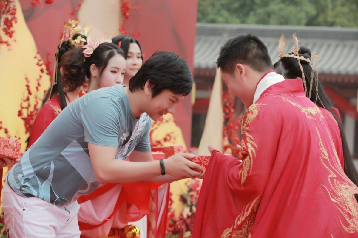 你不会还没情缘吧？剑网三亲友问完这句话，转头就去帮忙“征婚”