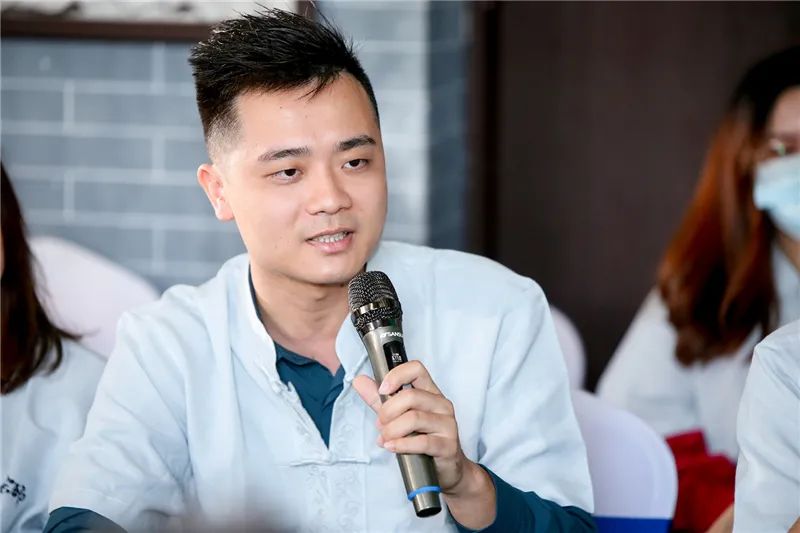 李小龙是功夫片开山之祖,李小龙永恒的传奇