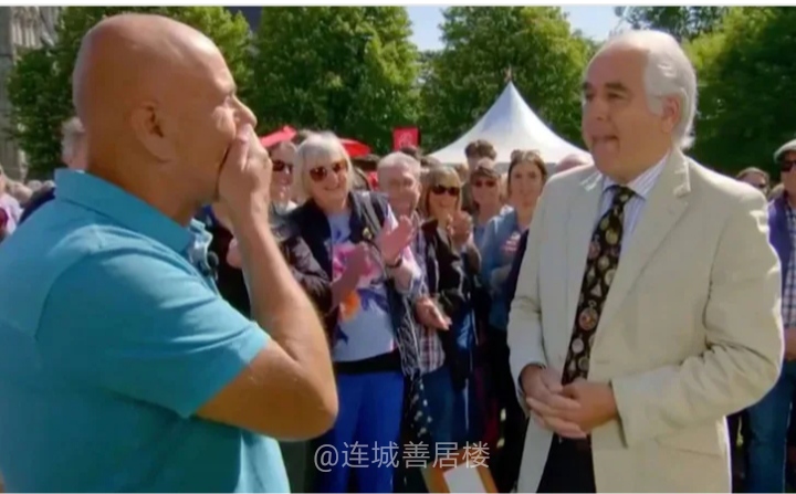 英国一位年轻人年轻时买了一个手表，现在28万卖掉