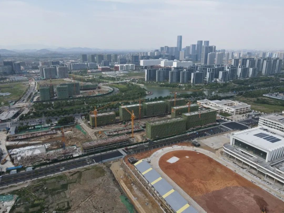 未科拼杀倒计时，倒挂2万+的天空之城、蒲荷芸邸，如何选？