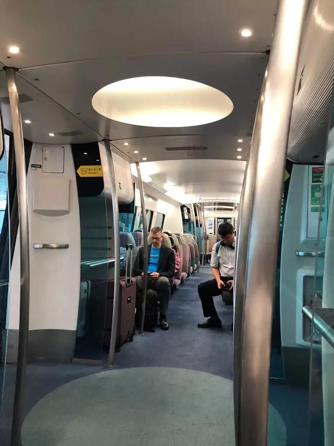 从来没见过如此冷清现场,从没见过如此空荡荡的长沙