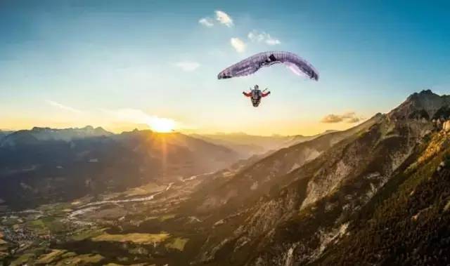 国内十大滑翔伞胜地排名,世界上十大滑翔伞