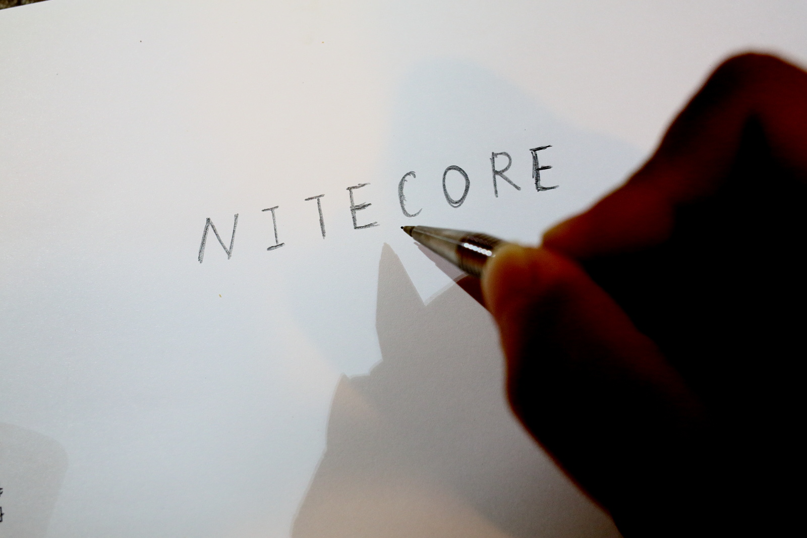 nitecore全系列评测,钛合金战术笔ntp30