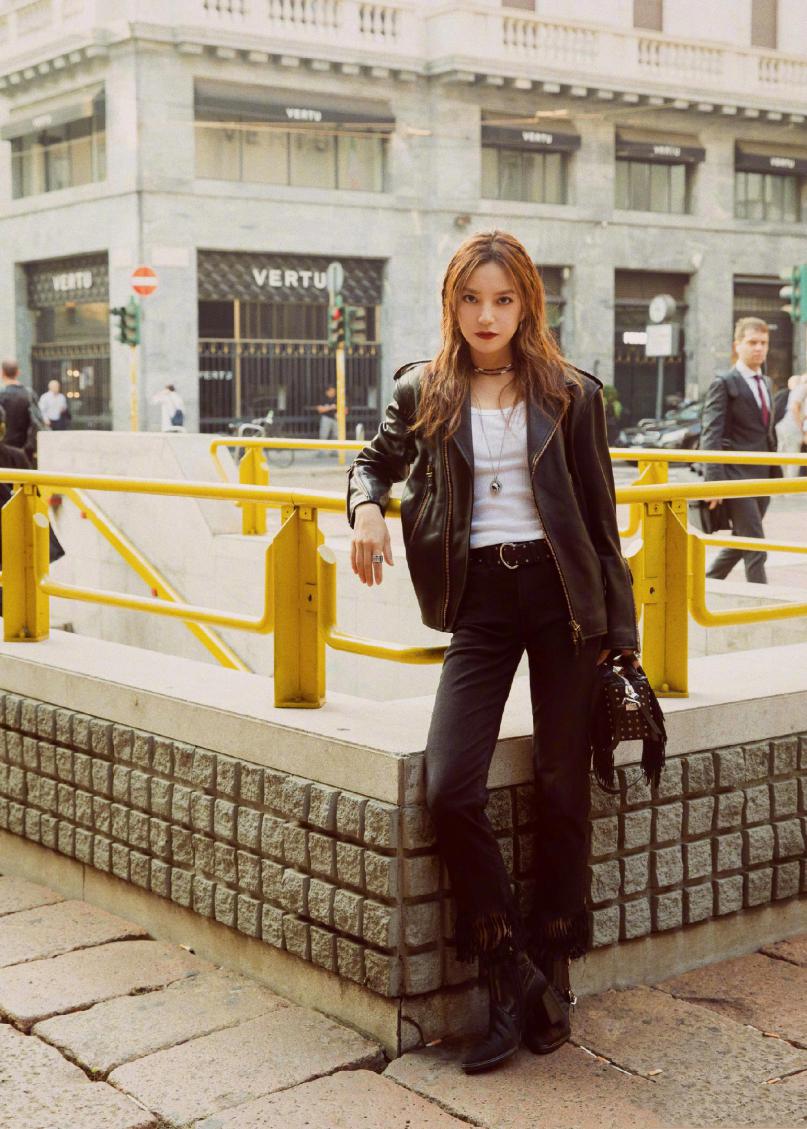 戚薇李承铉黄色衣服 (李承铉戚薇黄色衣服)